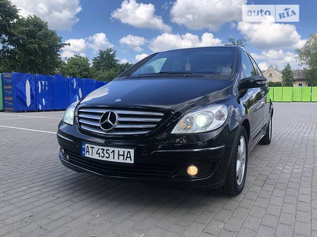 Mercedes-Benz B 200 2008  випуску Івано-Франківськ з двигуном 0 л дизель хэтчбек механіка за 8000 долл. 