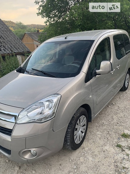 Citroen Berlingo 2009  випуску Львів з двигуном 1.6 л дизель універсал механіка за 6600 долл. 