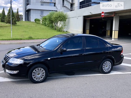 Nissan Almera Classic 2010  випуску Київ з двигуном 1.6 л  седан механіка за 5200 долл. 