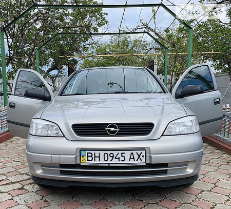 Opel Astra 2006  випуску Одеса з двигуном 1.4 л бензин седан механіка за 5500 долл. 