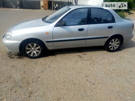 Daewoo Lanos 2007  випуску Миколаїв з двигуном 1.5 л  седан механіка за 2700 долл. 