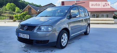 Volkswagen Touran 2004  випуску Тернопіль з двигуном 2 л  універсал механіка за 4950 долл. 