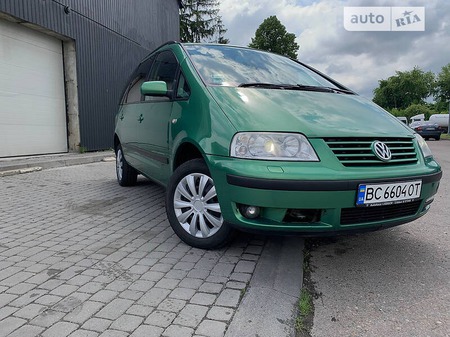 Volkswagen Sharan 2003  випуску Львів з двигуном 1.8 л бензин мінівен механіка за 4650 долл. 