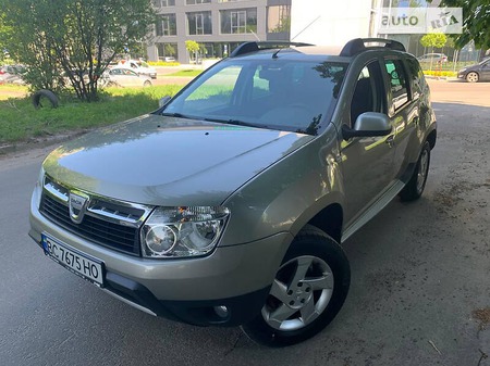 Dacia Duster 2010  випуску Львів з двигуном 1.6 л дизель позашляховик механіка за 7500 долл. 