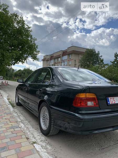 BMW 530 2001  випуску Тернопіль з двигуном 2.9 л дизель седан автомат за 7300 долл. 