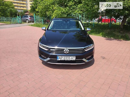 Volkswagen Passat Alltrack 2015  випуску Львів з двигуном 2 л дизель універсал автомат за 23500 долл. 