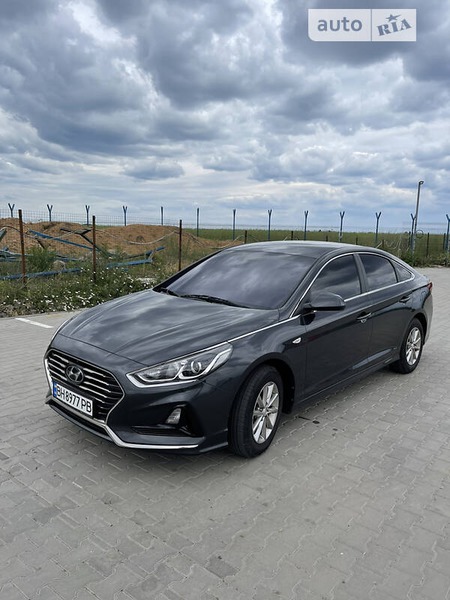 Hyundai Sonata 2017  випуску Одеса з двигуном 2 л газ седан автомат за 13000 долл. 