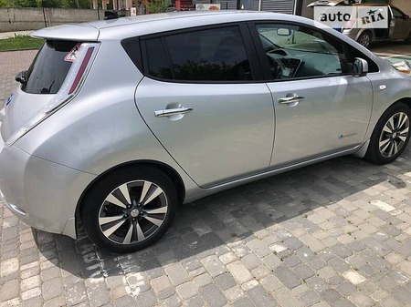 Nissan Leaf 2014  випуску Чернівці з двигуном 0 л електро хэтчбек автомат за 17000 долл. 