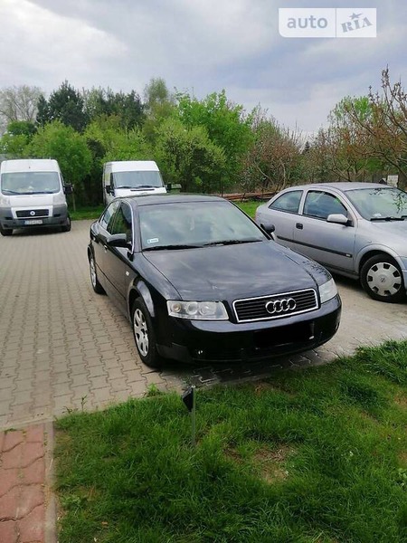 Audi A4 Limousine 2003  випуску Запоріжжя з двигуном 1.6 л бензин седан механіка за 5300 долл. 