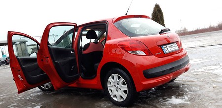 Peugeot 207 2011  випуску Чернівці з двигуном 0 л бензин хэтчбек механіка за 5100 долл. 
