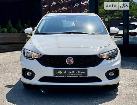 Fiat Tipo 2018  випуску Київ з двигуном 0 л бензин хэтчбек механіка за 9199 долл. 