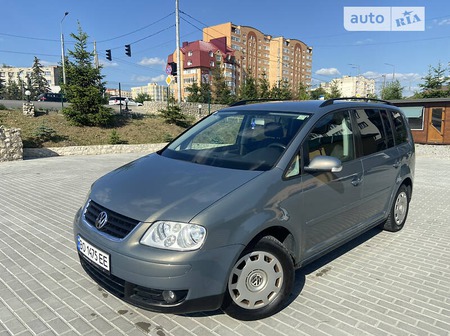 Volkswagen Touran 2003  випуску Тернопіль з двигуном 1.9 л дизель універсал механіка за 4600 долл. 