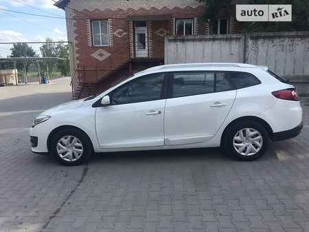 Renault Megane 2014  випуску Хмельницький з двигуном 1.5 л дизель універсал механіка за 7333 долл. 