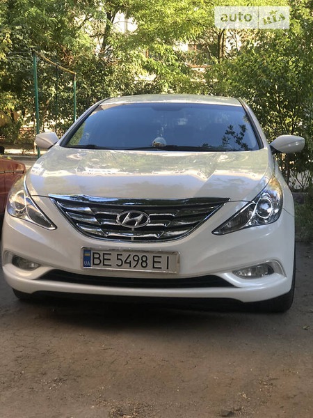 Hyundai Sonata 2011  випуску Миколаїв з двигуном 2.4 л  седан автомат за 9700 долл. 