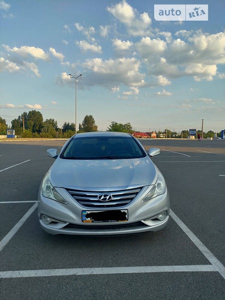 Hyundai Sonata 2014  випуску Київ з двигуном 2 л газ седан автомат за 7200 долл. 