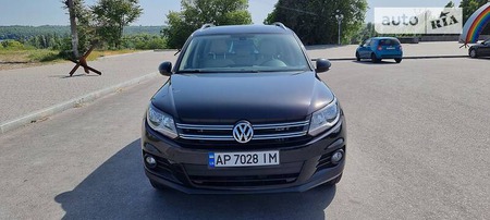 Volkswagen Tiguan 2016  випуску Запоріжжя з двигуном 0 л бензин позашляховик автомат за 15900 долл. 