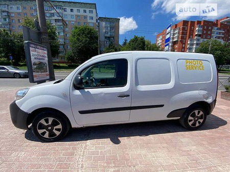 Renault Kangoo Express 2016  випуску Тернопіль з двигуном 0 л дизель мінівен механіка за 5990 долл. 