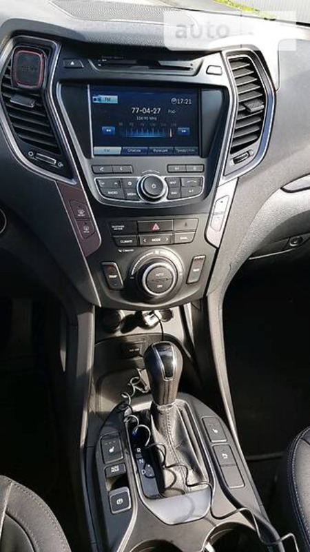 Hyundai Santa Fe 2013  випуску Луцьк з двигуном 2.2 л дизель позашляховик автомат за 18500 долл. 