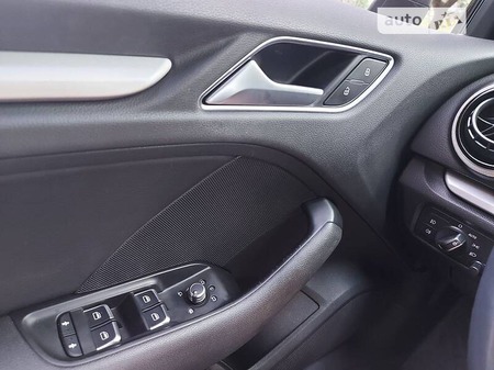 Audi A3 Limousine 2015  випуску Київ з двигуном 1.6 л дизель хэтчбек автомат за 16800 долл. 