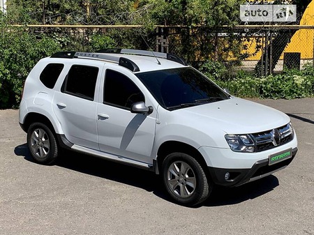 Renault Duster 2018  випуску Одеса з двигуном 1.6 л бензин позашляховик механіка за 7900 долл. 