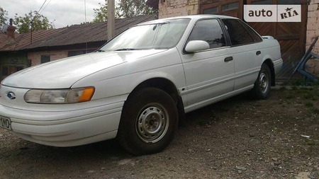 Ford Taurus 1992  випуску Чернівці з двигуном 0 л бензин седан автомат за 2850 долл. 