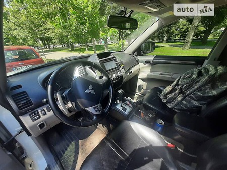 Mitsubishi Pajero Sport 2013  випуску Суми з двигуном 2.5 л дизель позашляховик автомат за 18400 долл. 