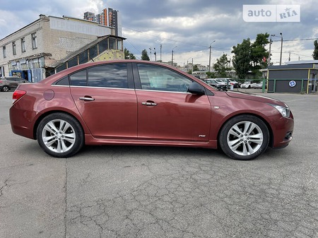 Chevrolet Cruze 2012  випуску Київ з двигуном 1.4 л бензин седан автомат за 5800 долл. 