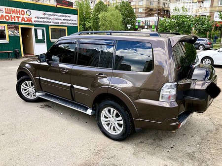 Mitsubishi Pajero 2018  випуску Київ з двигуном 0 л  позашляховик автомат за 27900 долл. 