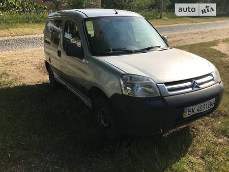 Citroen Berlingo 2010  випуску Рівне з двигуном 1.6 л дизель мінівен механіка за 3250 долл. 