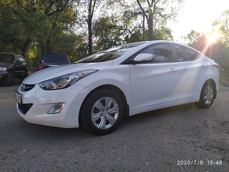 Hyundai Elantra 2013  випуску Одеса з двигуном 1.6 л  седан механіка за 9500 долл. 