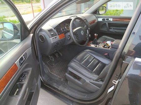 Volkswagen Touareg 2003  випуску Дніпро з двигуном 2.5 л дизель позашляховик механіка за 7300 долл. 