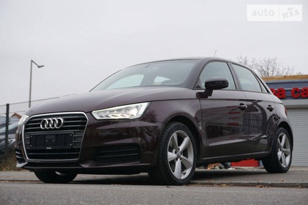 Audi A1 2015  випуску Київ з двигуном 0 л бензин хэтчбек автомат за 4500 євро 