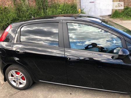 Fiat Grande Punto 2007  випуску Київ з двигуном 1.4 л бензин хэтчбек автомат за 4700 долл. 