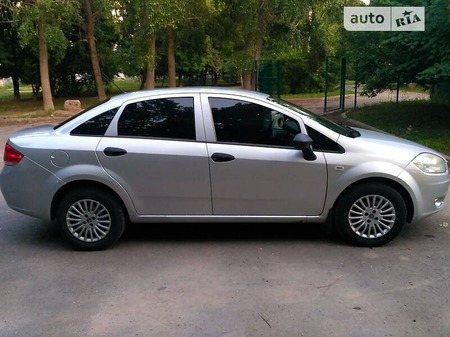 Fiat Linea 2010  випуску Харків з двигуном 1.4 л  седан механіка за 4500 долл. 