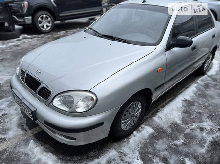 Daewoo Lanos 2005  випуску Київ з двигуном 1.5 л бензин седан механіка за 3500 долл. 