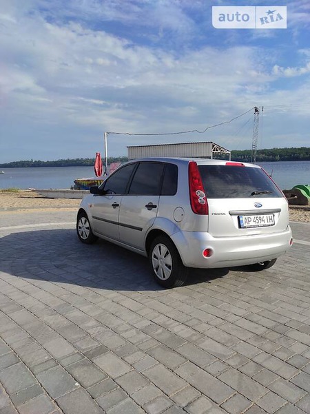 Ford Fiesta 2008  випуску Запоріжжя з двигуном 1.3 л бензин хэтчбек механіка за 4300 долл. 