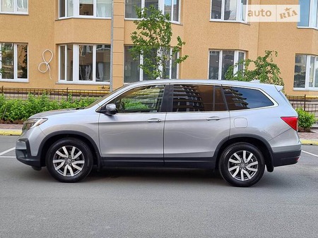 Honda Pilot 2019  випуску Київ з двигуном 3.5 л бензин позашляховик автомат за 28500 долл. 