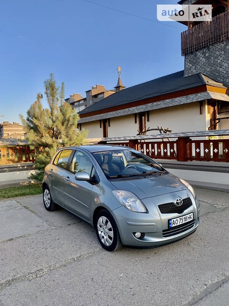 Toyota Yaris 2007  випуску Ужгород з двигуном 1.3 л бензин хэтчбек механіка за 5200 долл. 