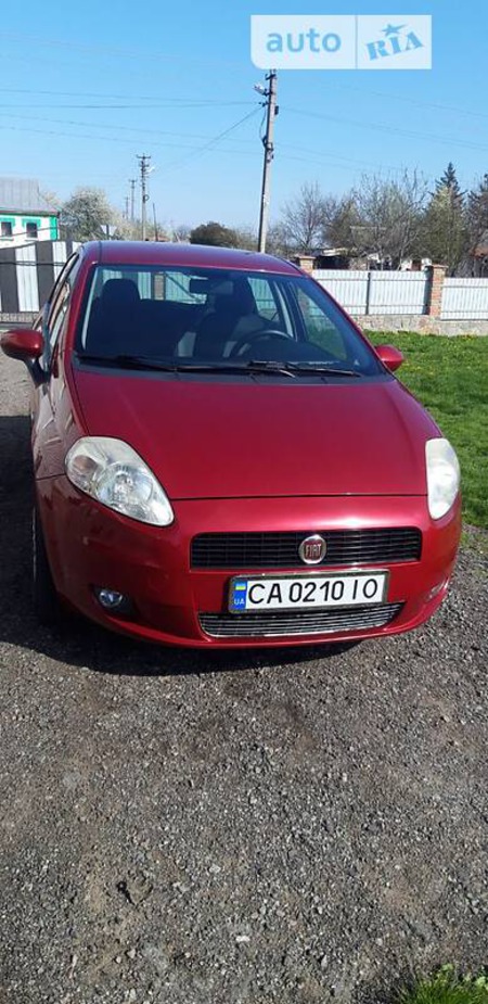 Fiat Punto 2010  випуску Черкаси з двигуном 0 л  хэтчбек  за 5300 долл. 