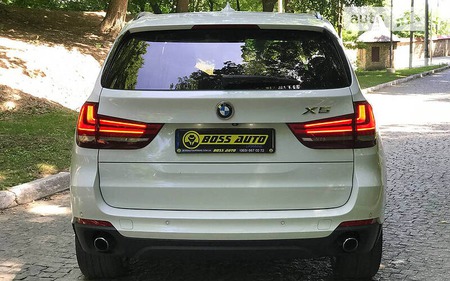 BMW X5 2013  випуску Чернівці з двигуном 3 л бензин позашляховик автомат за 26500 долл. 