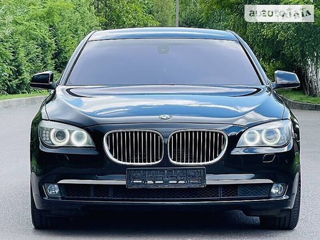 BMW 750 2011  випуску Рівне з двигуном 4.4 л бензин седан автомат за 12995 долл. 