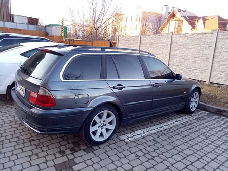 BMW 330 2001  випуску Івано-Франківськ з двигуном 3 л дизель універсал автомат за 6650 долл. 