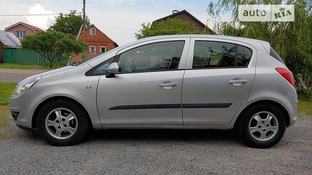 Opel Corsa 2009  випуску Суми з двигуном 0 л бензин хэтчбек механіка за 4500 долл. 