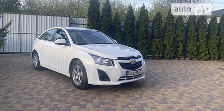 Chevrolet Cruze 2014  випуску Київ з двигуном 1.4 л бензин седан автомат за 6900 долл. 