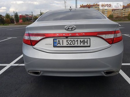 Hyundai Azera 2013  випуску Київ з двигуном 3.3 л  седан автомат за 13700 долл. 