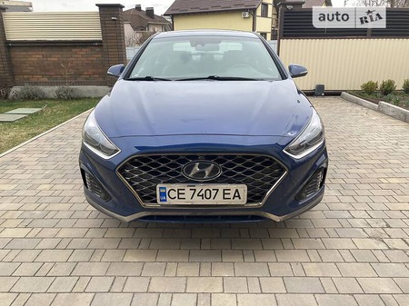 Hyundai Sonata 2018  випуску Хмельницький з двигуном 0 л бензин седан автомат за 15900 долл. 