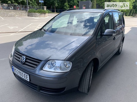 Volkswagen Touran 2004  випуску Тернопіль з двигуном 1.6 л бензин універсал механіка за 5300 долл. 