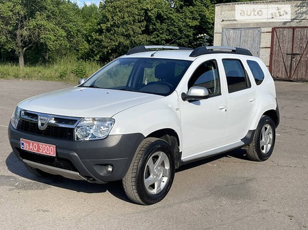 Dacia Duster 2010  випуску Рівне з двигуном 1.5 л дизель позашляховик механіка за 7899 долл. 