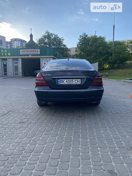 Mercedes-Benz E 270 2003  випуску Львів з двигуном 2.7 л дизель седан автомат за 5800 долл. 