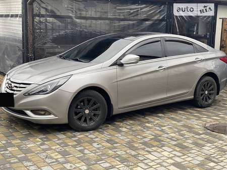 Hyundai Sonata 2010  випуску Луцьк з двигуном 2.4 л  седан автомат за 11000 долл. 